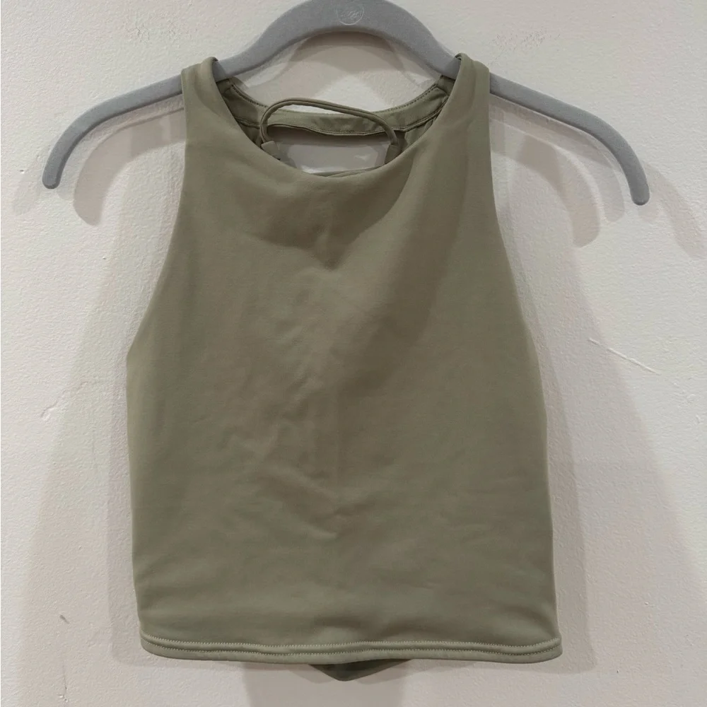 alo yoga movement sports bra size M